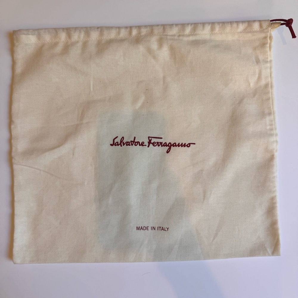 Linen dust bag